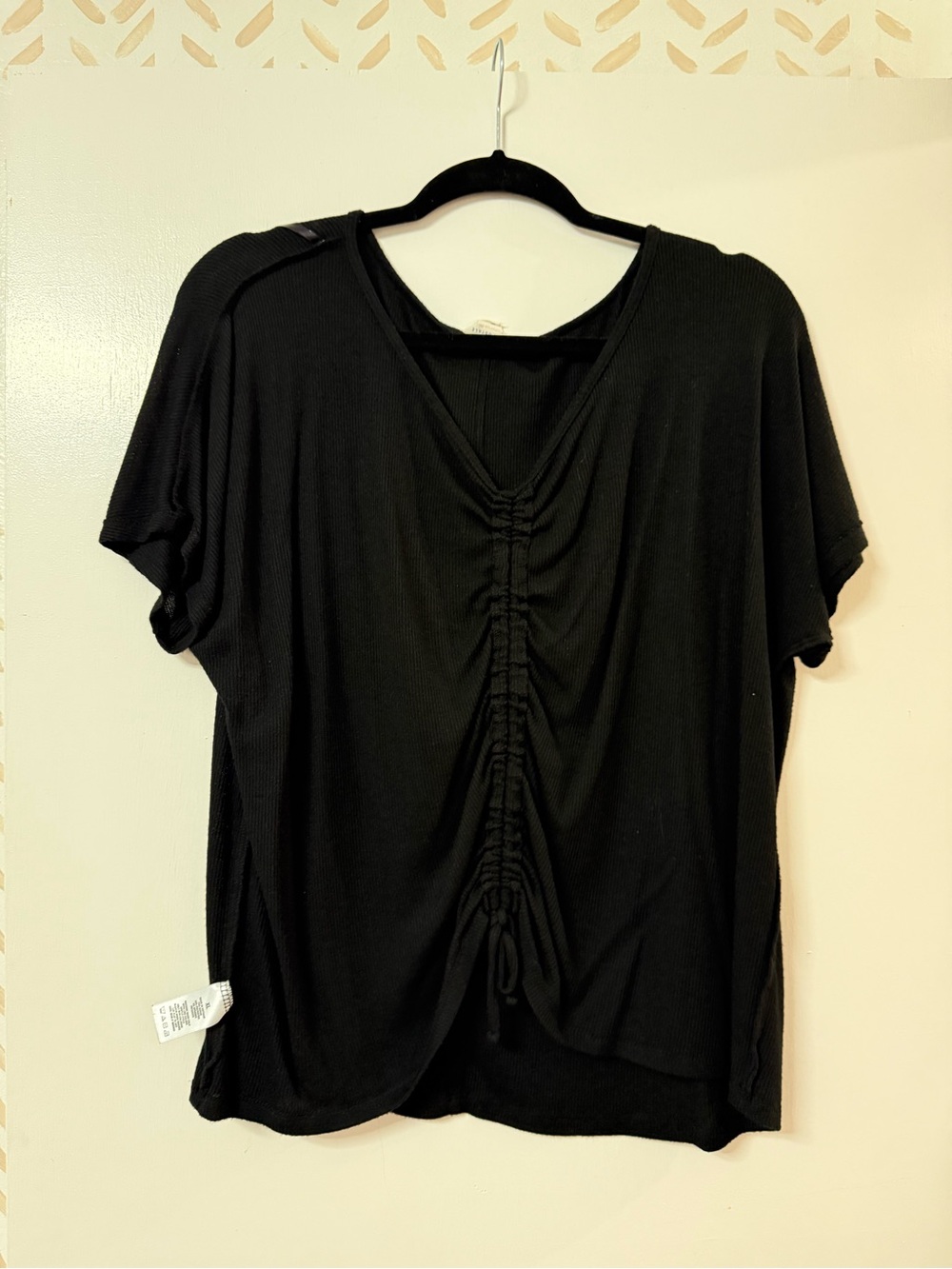 Aeropostale Black Short Sleeve Ruched Front Tee